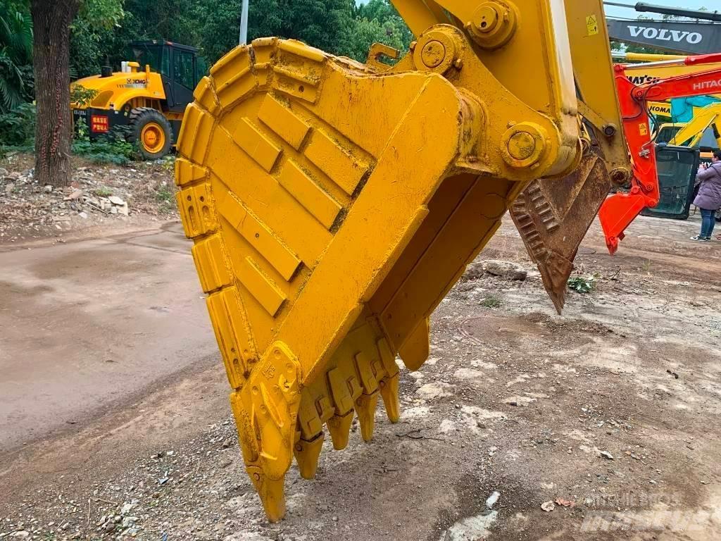 CAT 323 D L Gravemaskiner på larvebånd