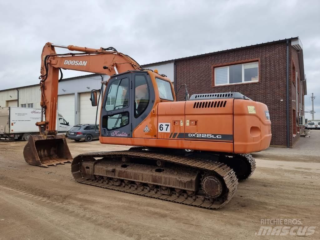 Doosan DX 225 LC Gravemaskiner på larvebånd