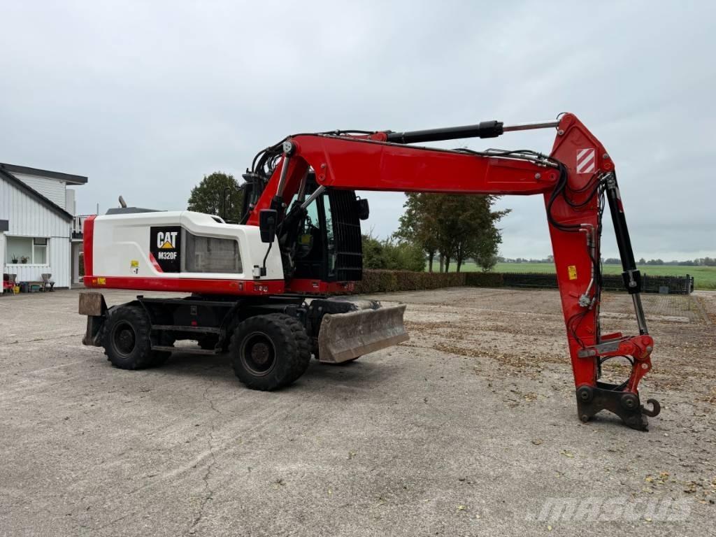 CAT M320F Gravemaskiner på hjul