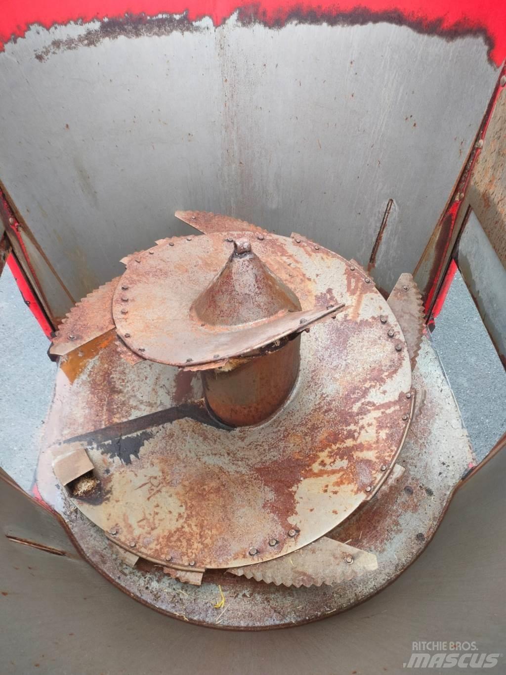 Peecon 8M³ Fuldfoderblandere