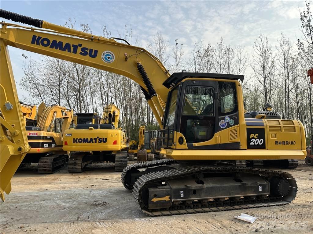 Komatsu PC200-8 Gravemaskiner på larvebånd