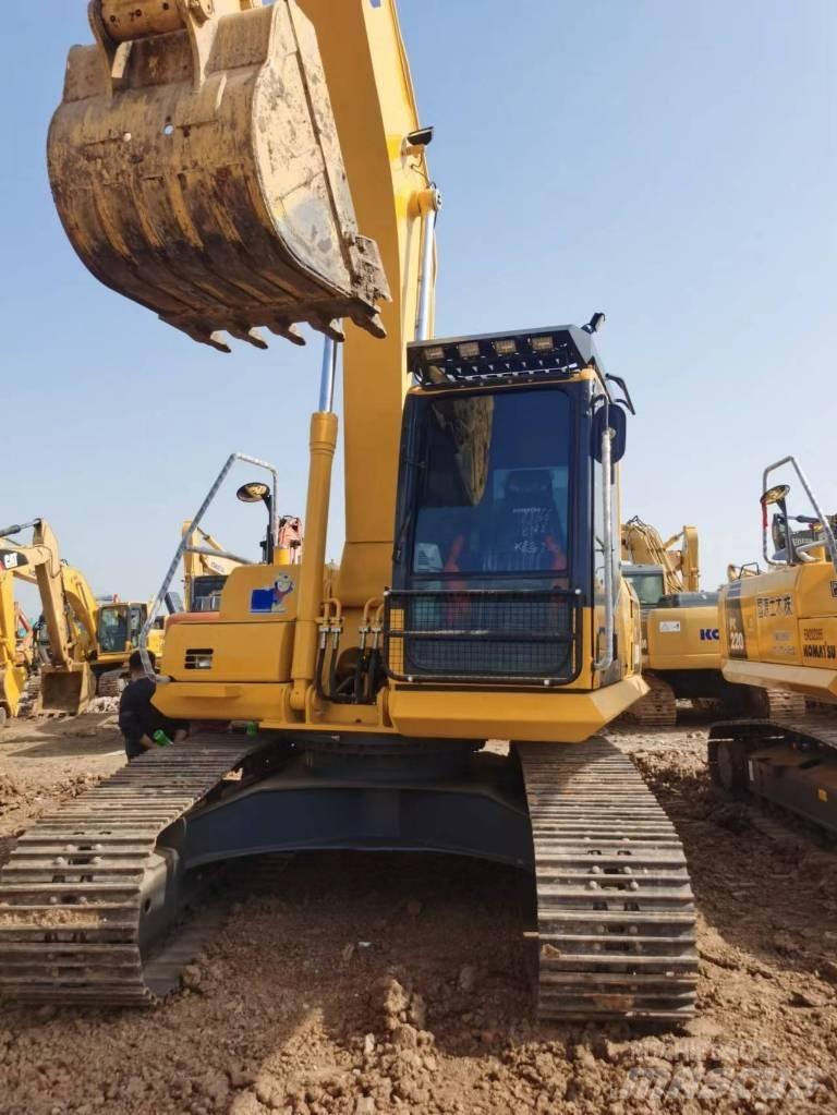 Komatsu PC 200 Gravemaskiner på larvebånd