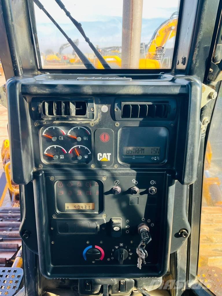 CAT D 6 N XL Bulldozer på larvebånd