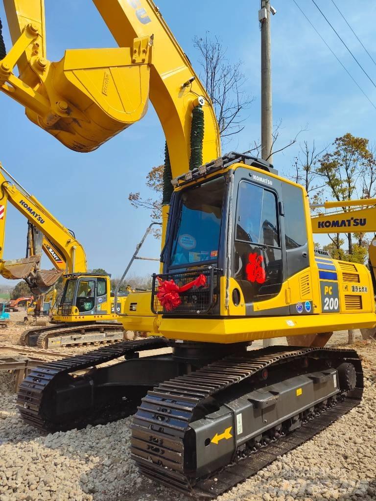 Komatsu PC 200 Gravemaskiner på larvebånd
