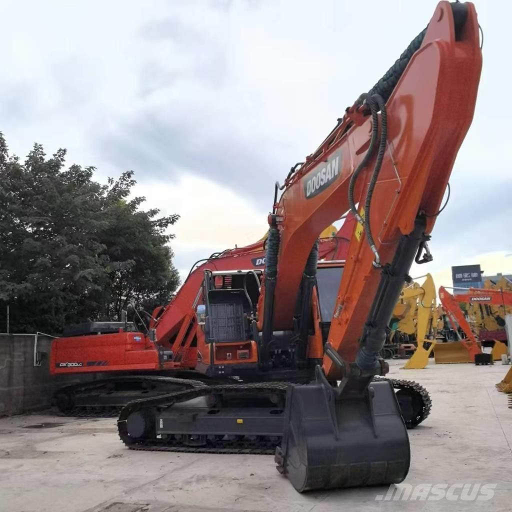 Doosan DX 300 Gravemaskiner på larvebånd