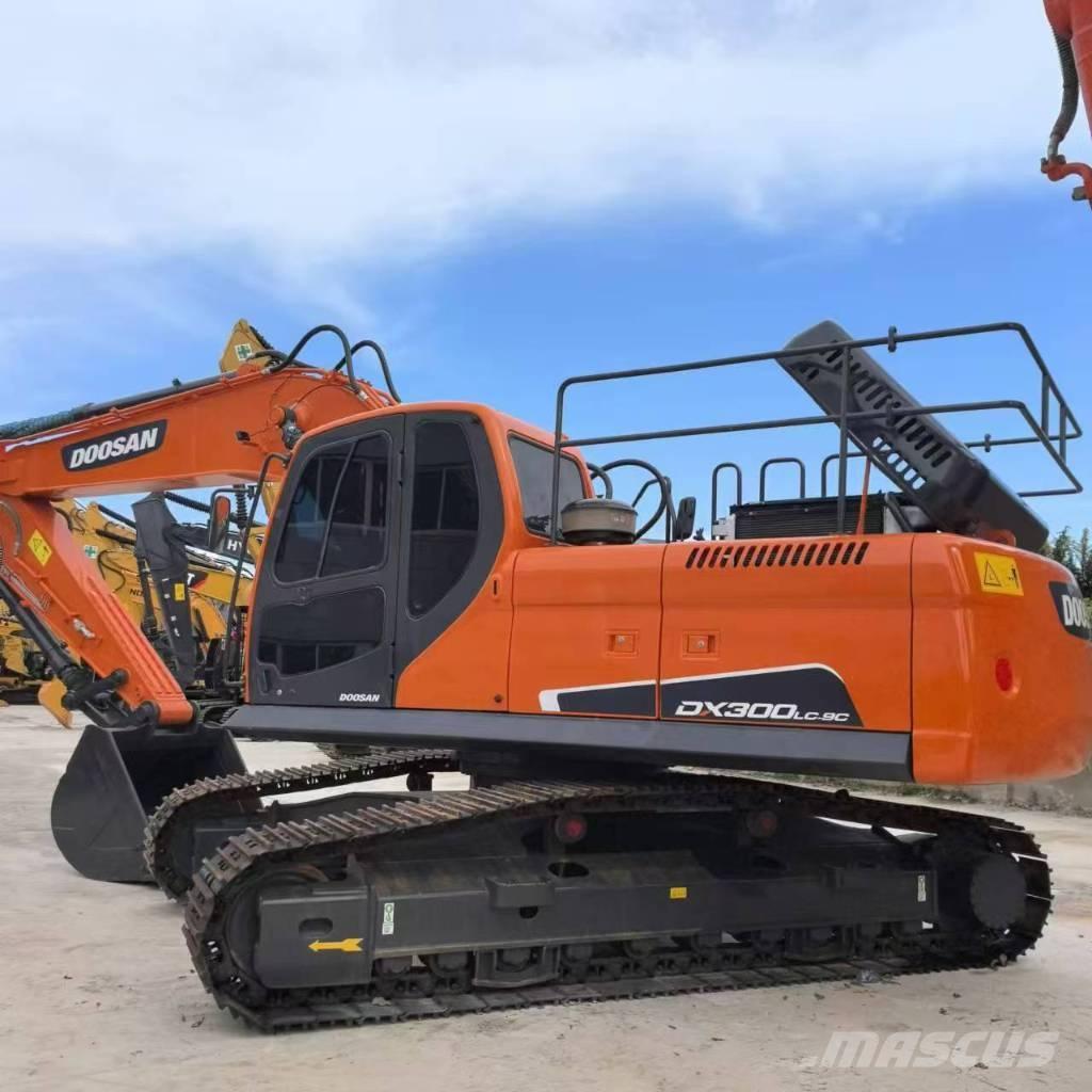 Doosan DX 300 Gravemaskiner på larvebånd