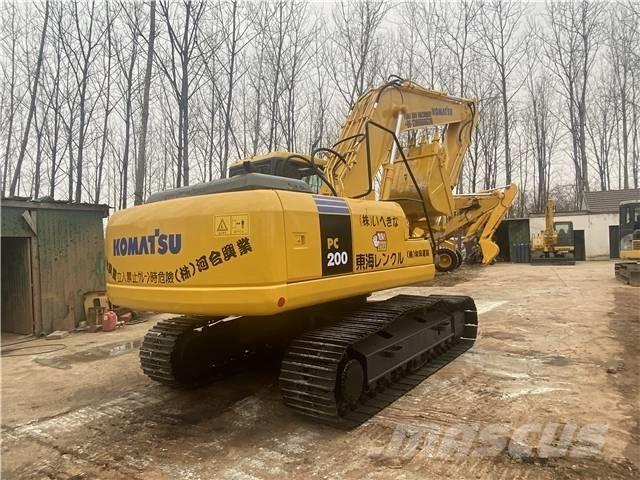 Komatsu PC 200-7 Gravemaskiner på larvebånd