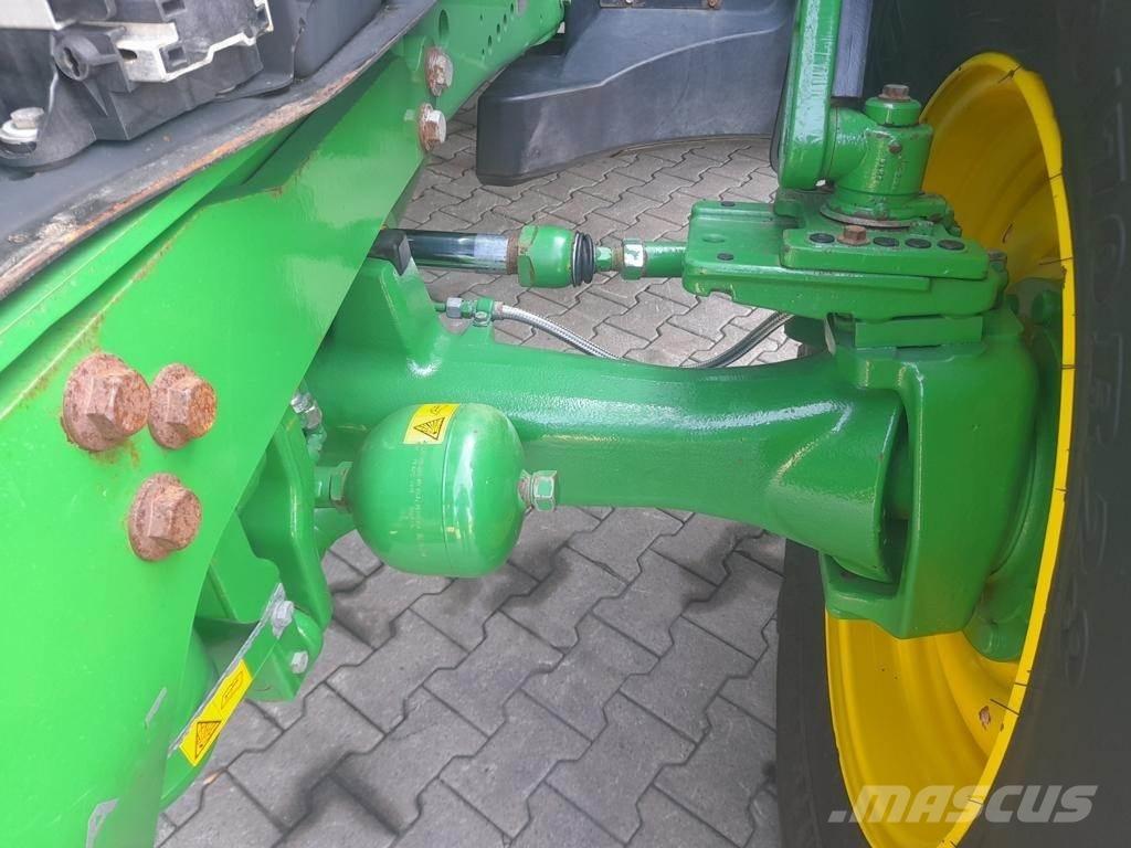 John Deere 6215 R Traktorer