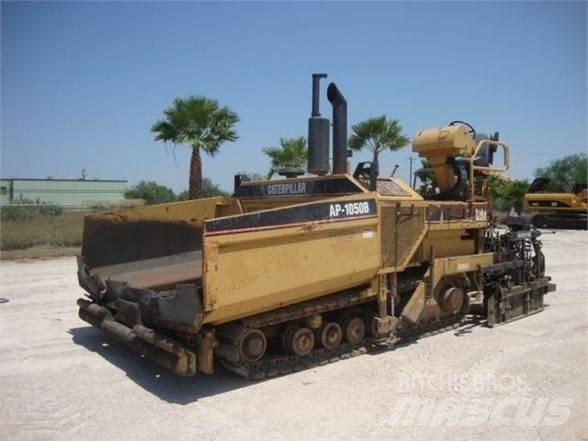 CAT AP-1050B Asfaltudlæggere