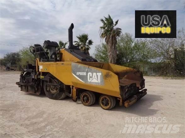 CAT AP-600D Asfaltudlæggere