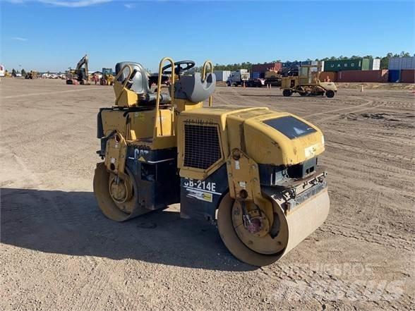 CAT CB-214E Enkelt tromle
