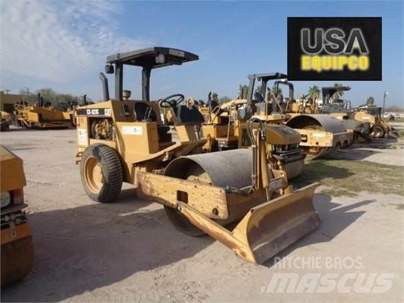 CAT CS-323C Enkelt tromle