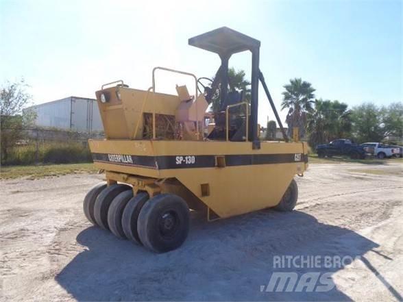 CAT PS-130 Tromle med luftdæk