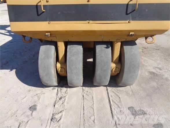 CAT PS-130 Tromle med luftdæk