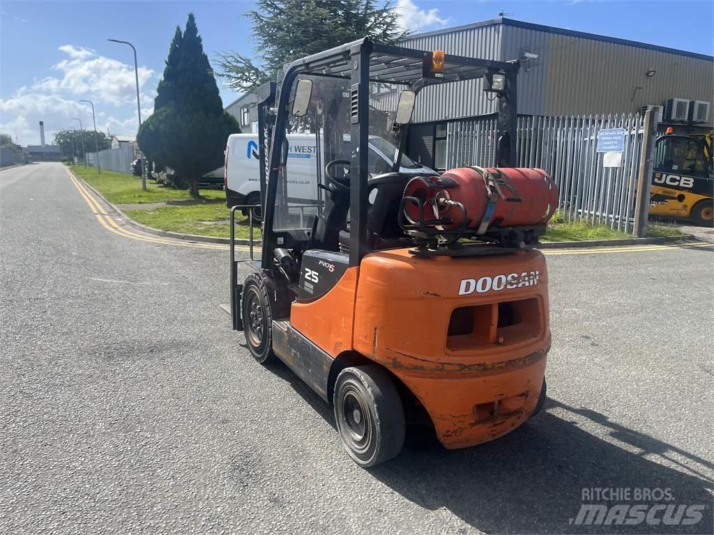 Doosan G25P-5 LPG gaffeltrucks