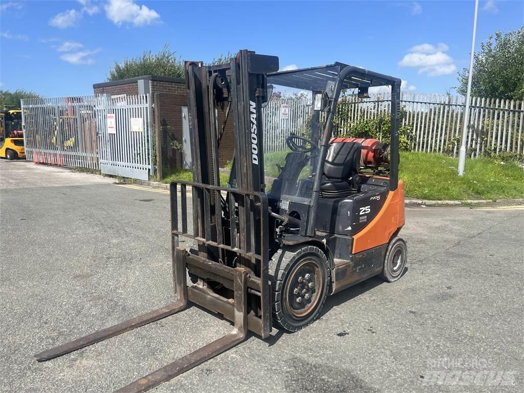 Doosan G25P-5 LPG gaffeltrucks