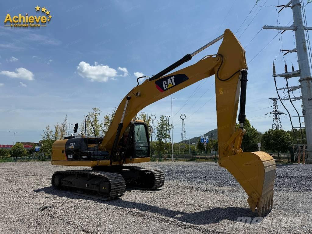 CAT 320 D2 Gravemaskiner på larvebånd
