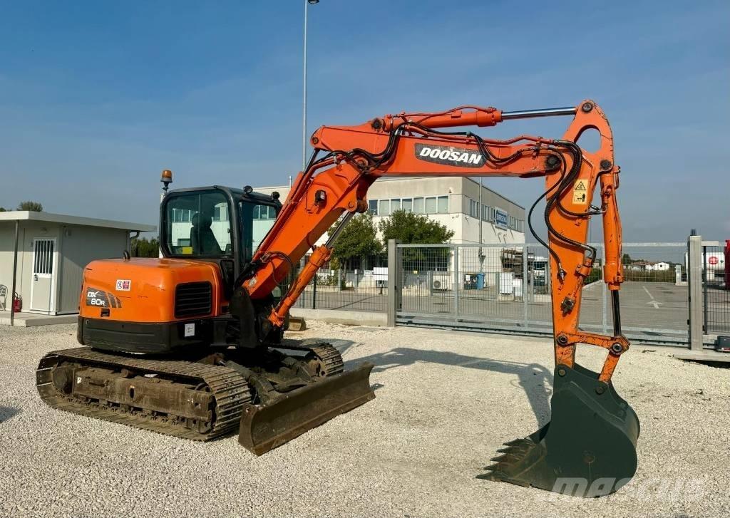 Doosan DX 80 R Midi-gravemaskiner 7t - 12t