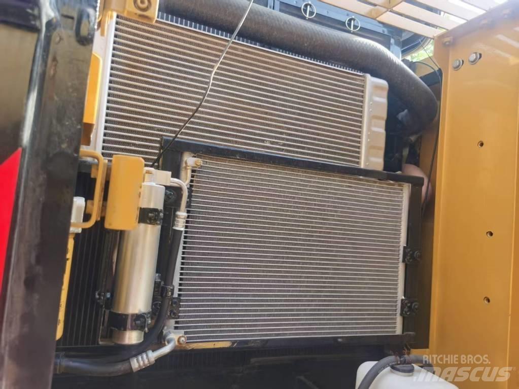 CAT 320d2 Gravemaskiner på larvebånd