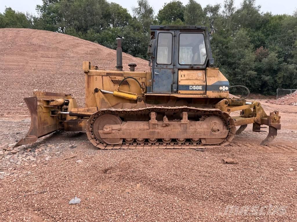 Komatsu D58E-1 Bulldozer på larvebånd