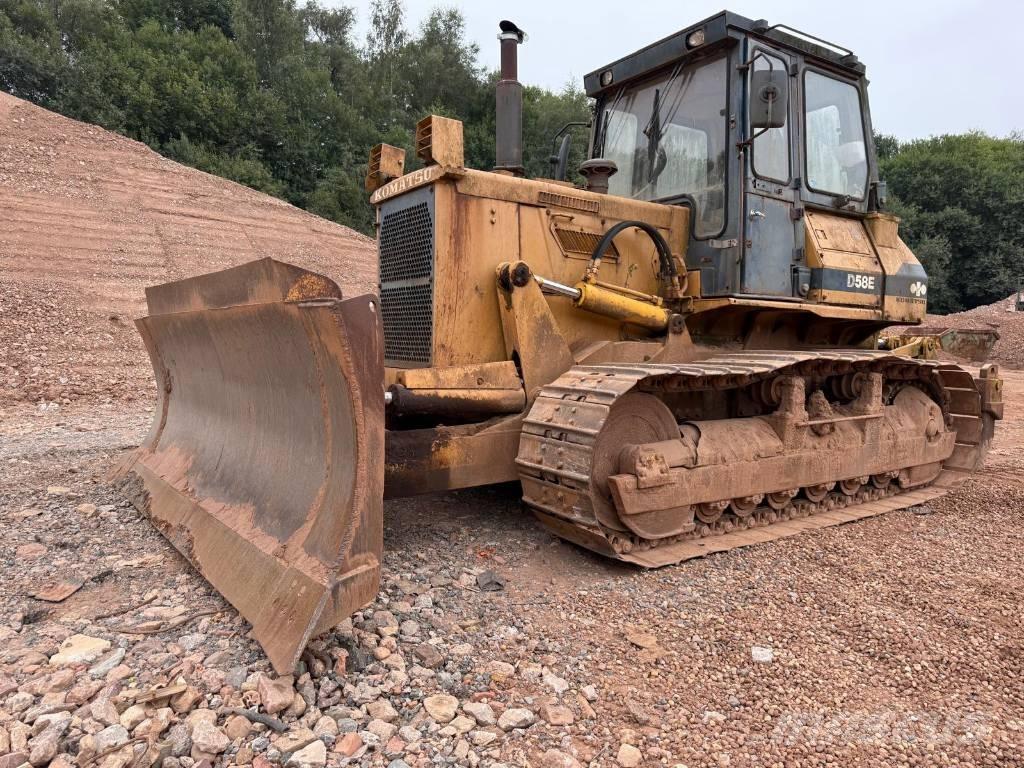 Komatsu D58E-1 Bulldozer på larvebånd
