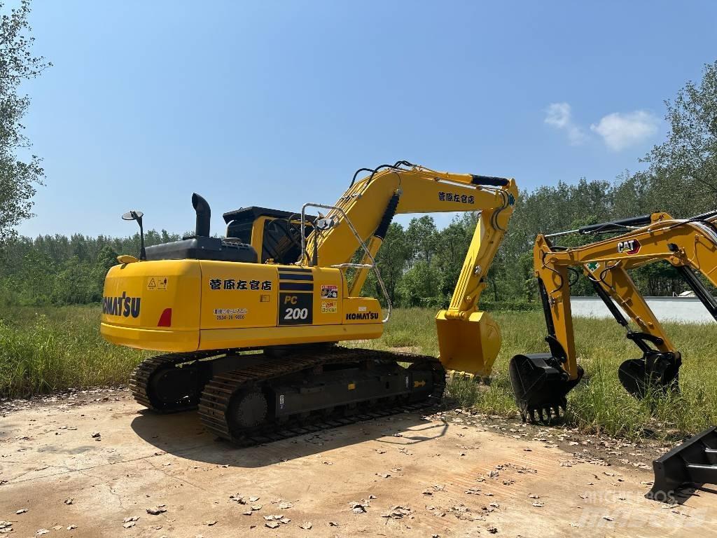 Komatsu PC200-8 Gravemaskiner på larvebånd