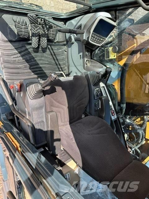 Hyundai HX 260 L Gravemaskiner på larvebånd