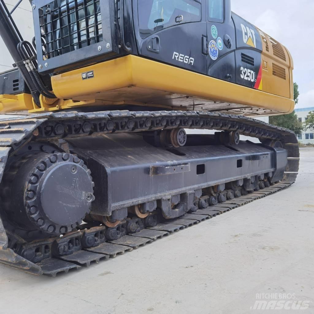 CAT 325D Gravemaskiner på larvebånd