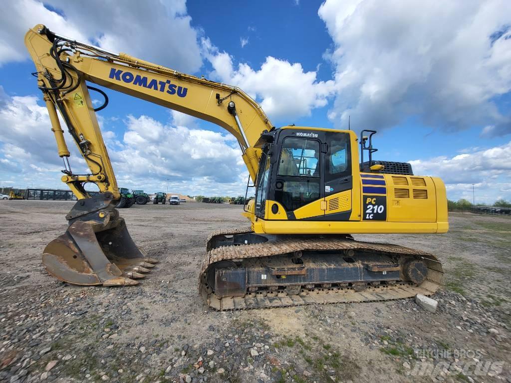 Komatsu PC210-11E0 Gravemaskiner på larvebånd