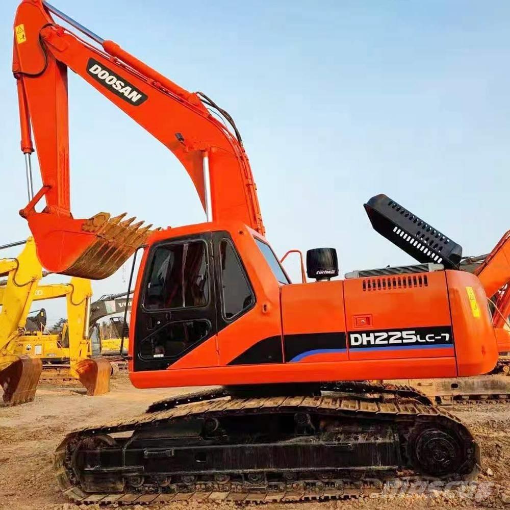 Doosan 225 Gravemaskiner på larvebånd