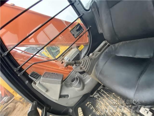 Hitachi ZX240G Gravemaskiner på larvebånd