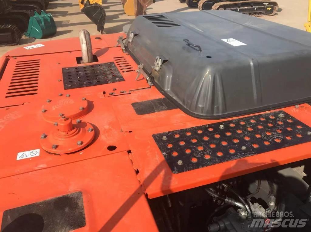 Hitachi 240-3 Gravemaskiner på larvebånd