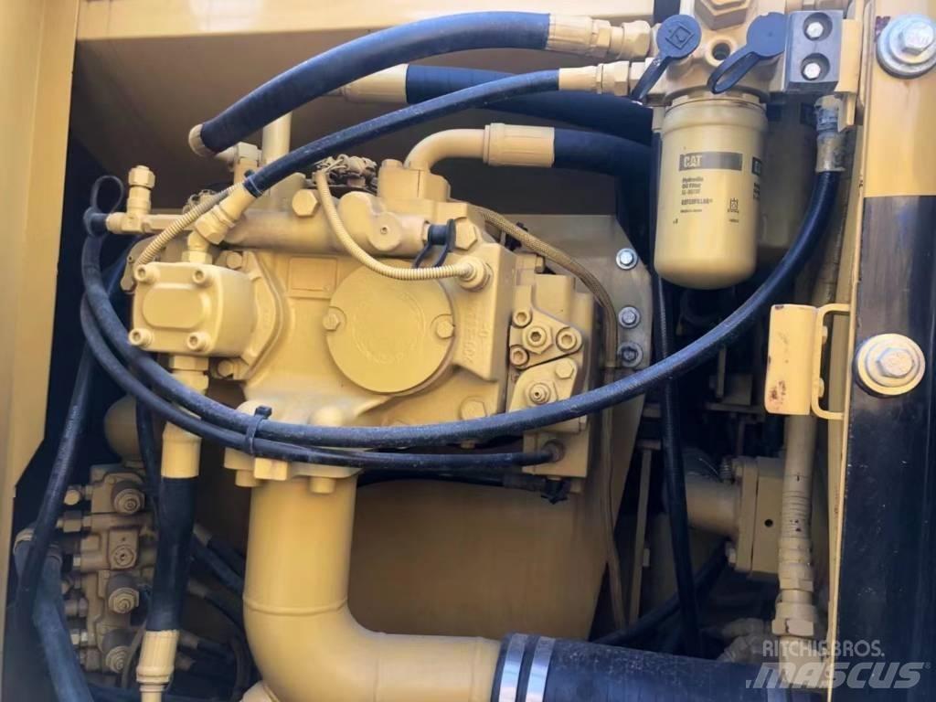 CAT 318C Gravemaskiner på larvebånd