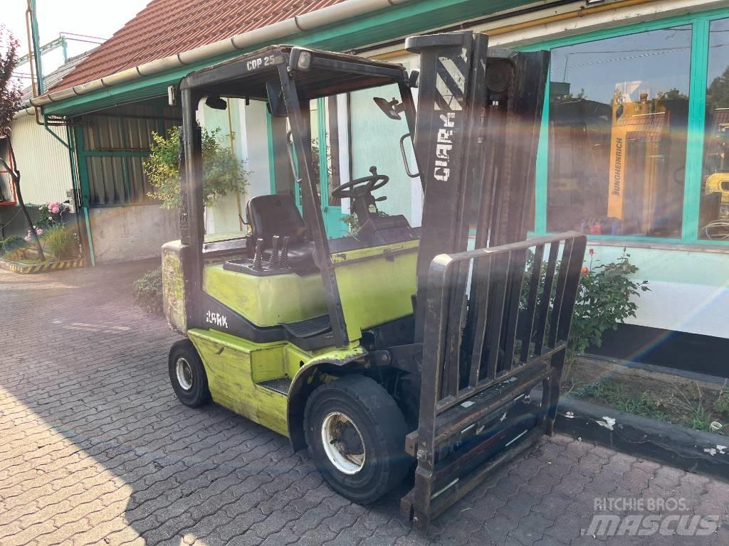 Clark CDP 25 V-4169 Diesel gaffeltrucks