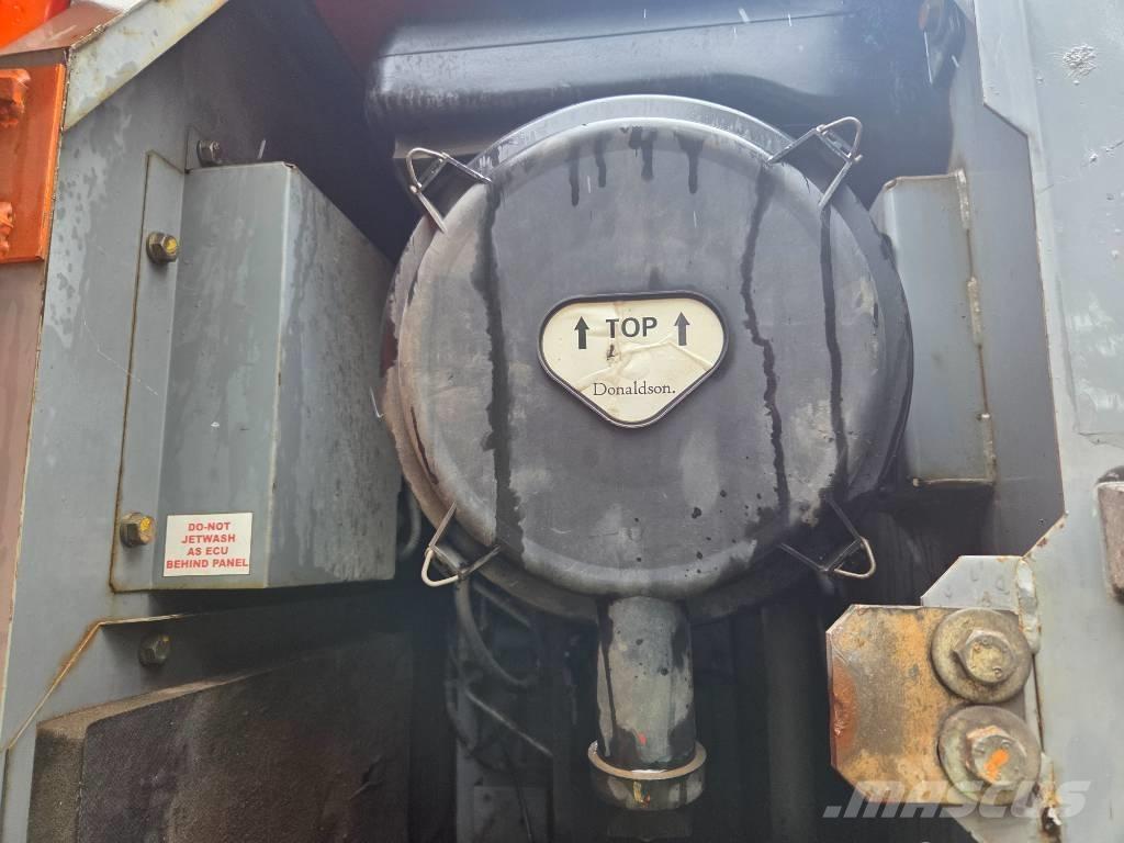 Hitachi ZX 210 LC-3 Gravemaskiner på larvebånd