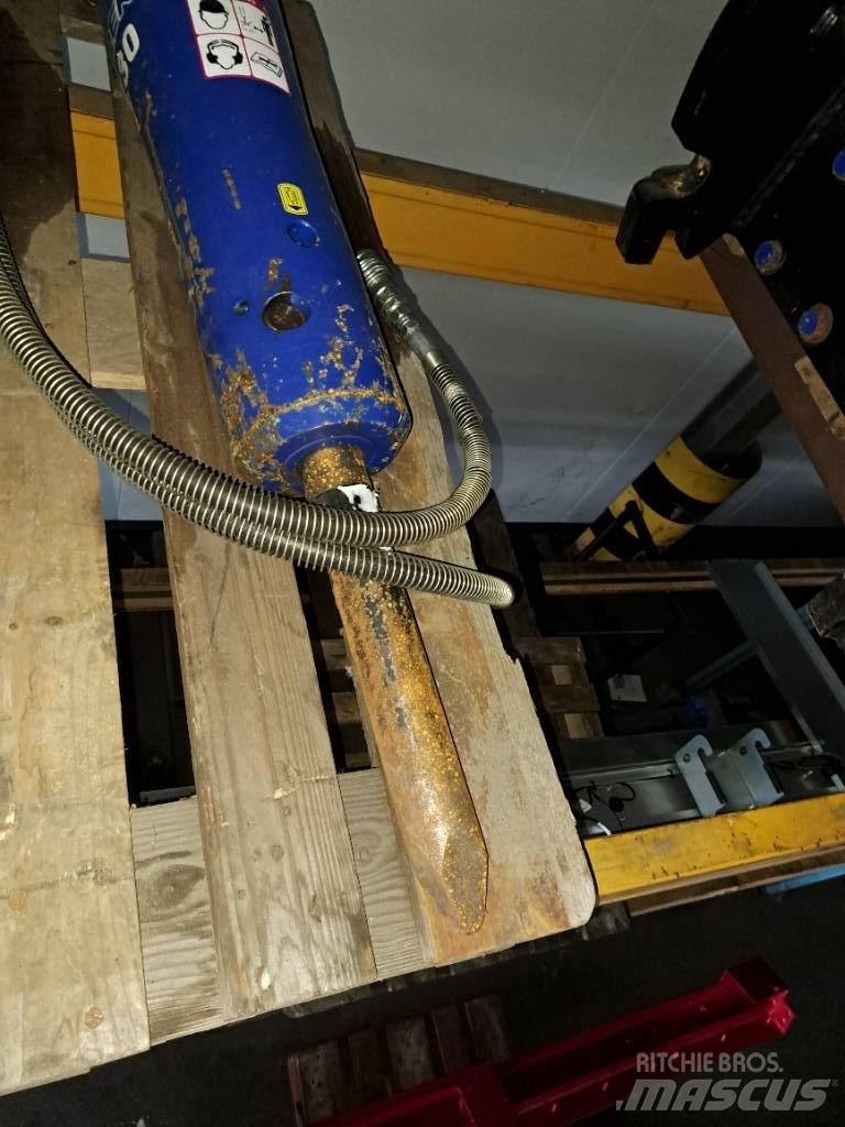Daemo E30 with CW05 Hydraulik / Trykluft hammere