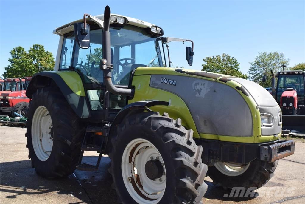 Valtra T120 Traktorer