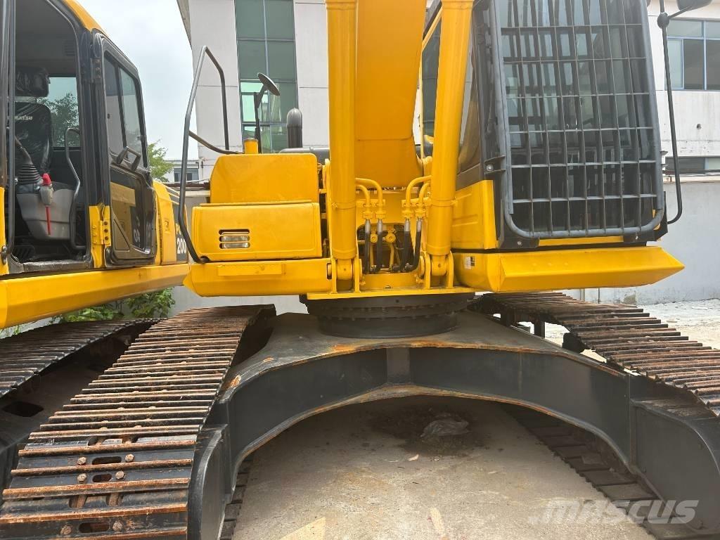Komatsu PC240LC-8 Gravemaskiner på larvebånd