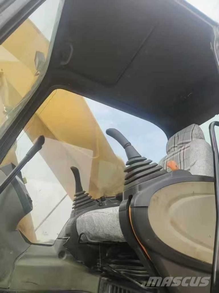 Sumitomo SH300 Gravemaskiner på larvebånd