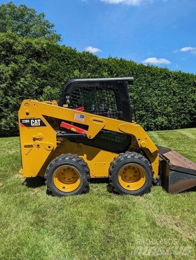 CAT 226 D Minilæsser - skridstyret