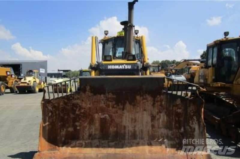 Komatsu D65 EX-16 Bulldozer på larvebånd