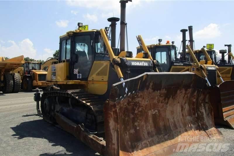 Komatsu D65 EX-16 Bulldozer på larvebånd