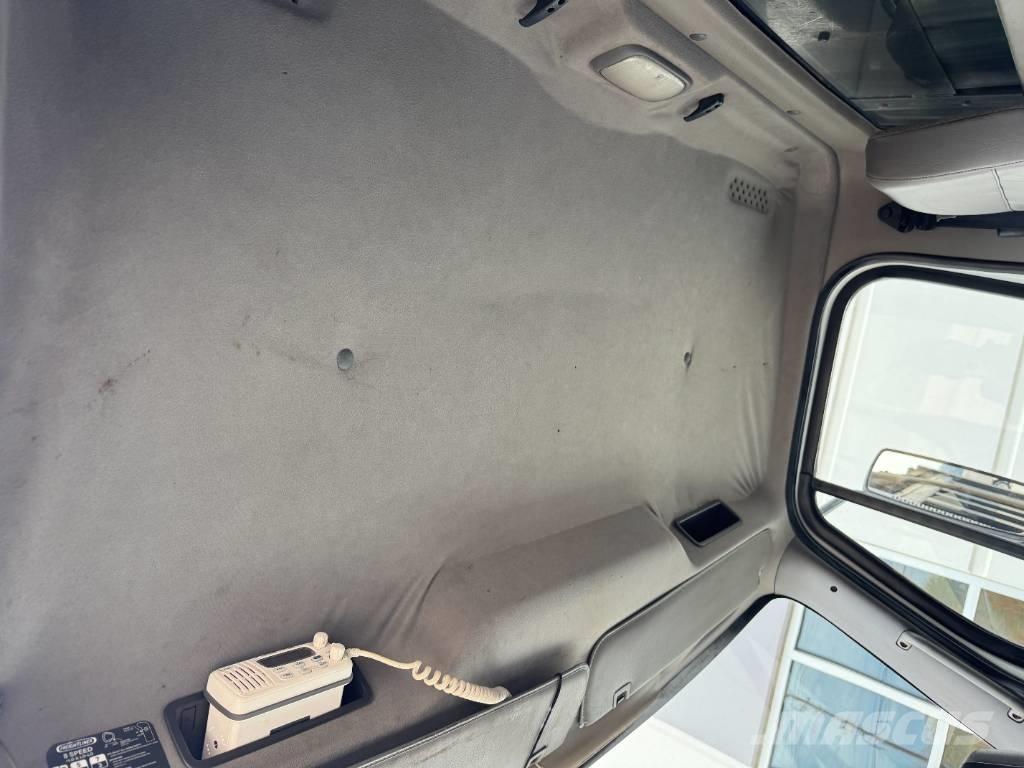 Freightliner M2 Lastbiler med tip