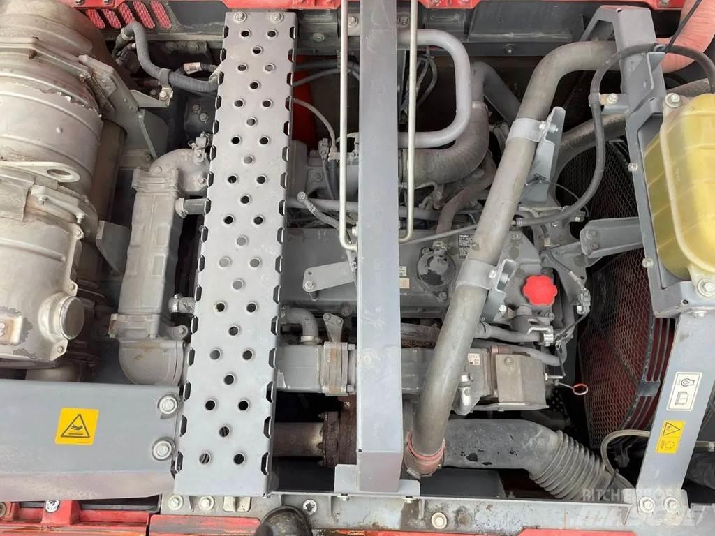 Hitachi ZX300LC-6 Gravemaskiner på larvebånd
