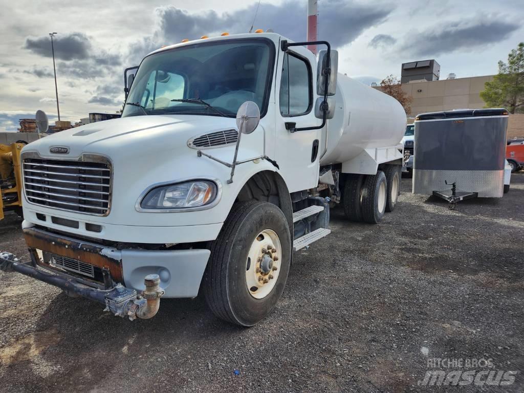 Freightliner M2-106 Tankvogne - vand