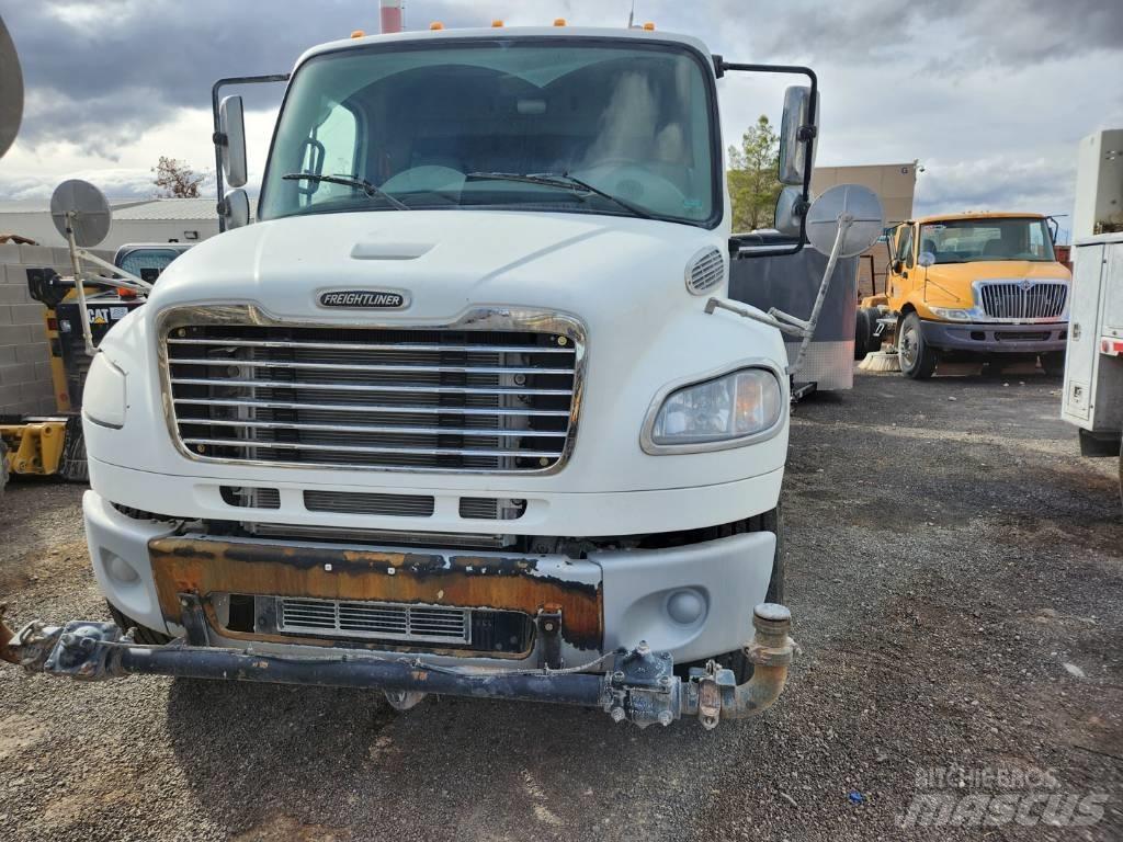 Freightliner M2-106 Tankvogne - vand