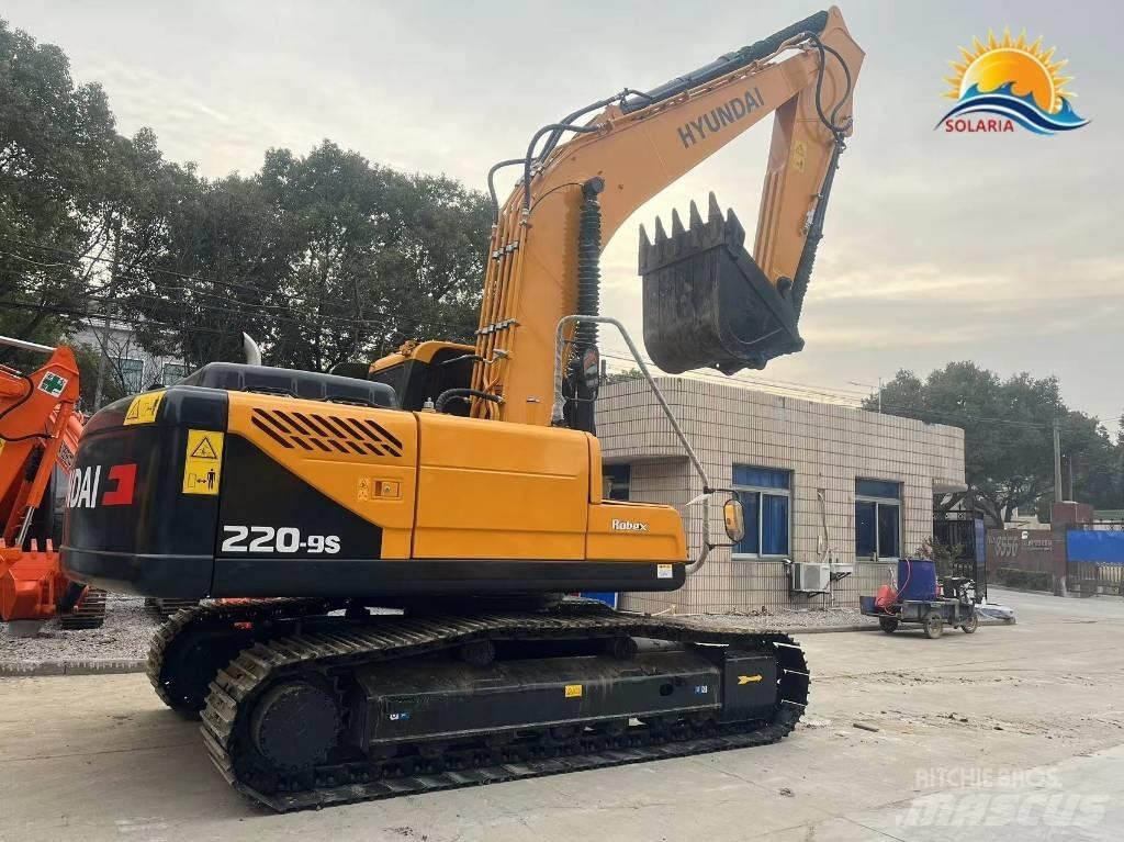 Hyundai R220-9S Gravemaskiner på hjul