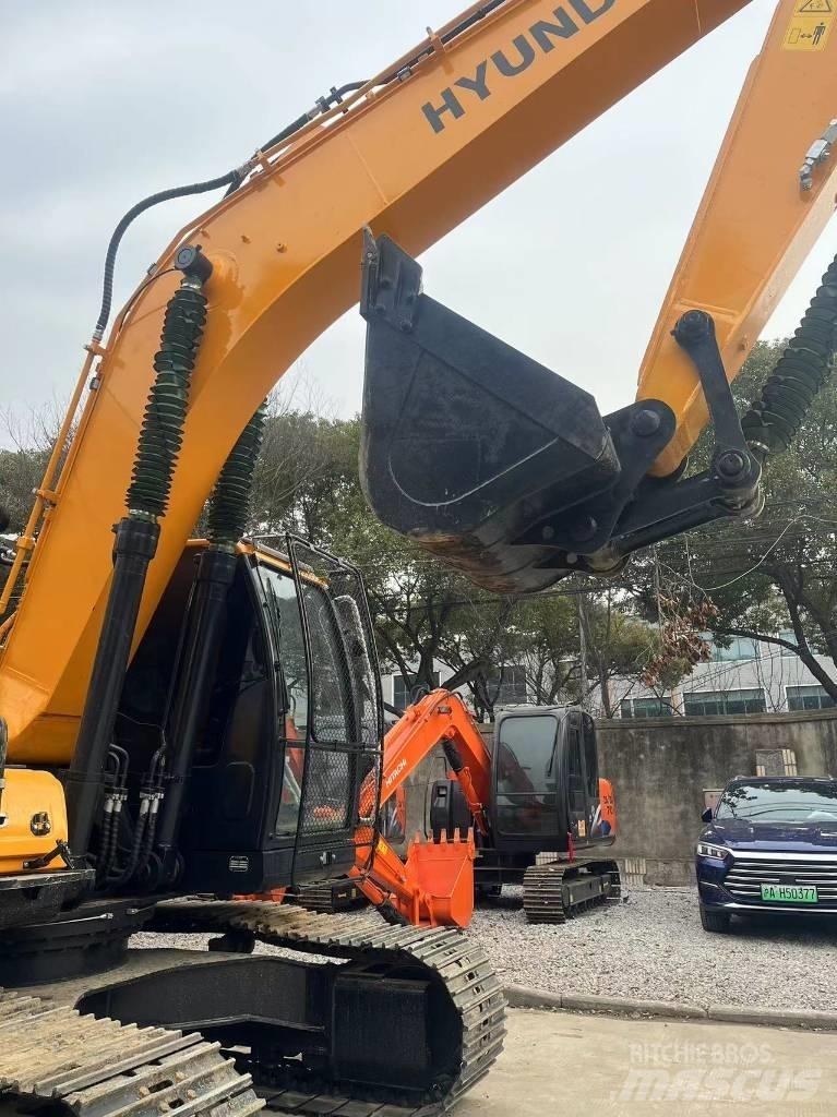 Hyundai R220-9S Gravemaskiner på hjul