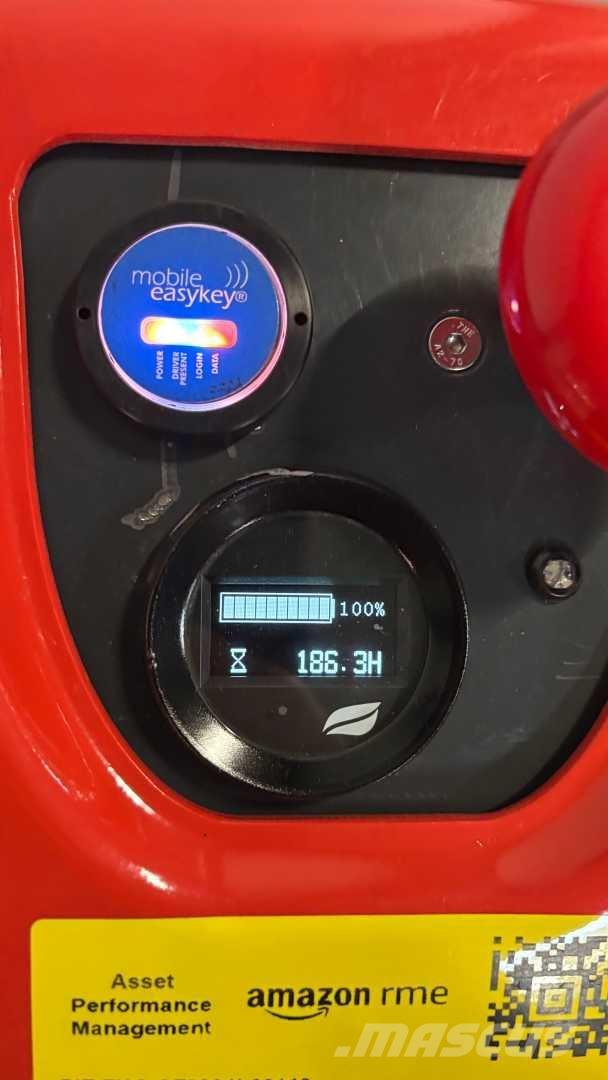 Linde MP13 Selvkørende stablere