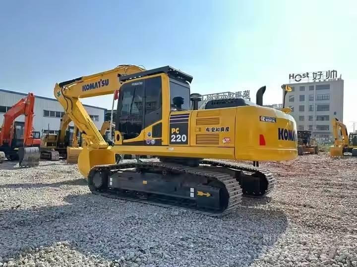 Komatsu PC 220 Gravemaskiner på larvebånd